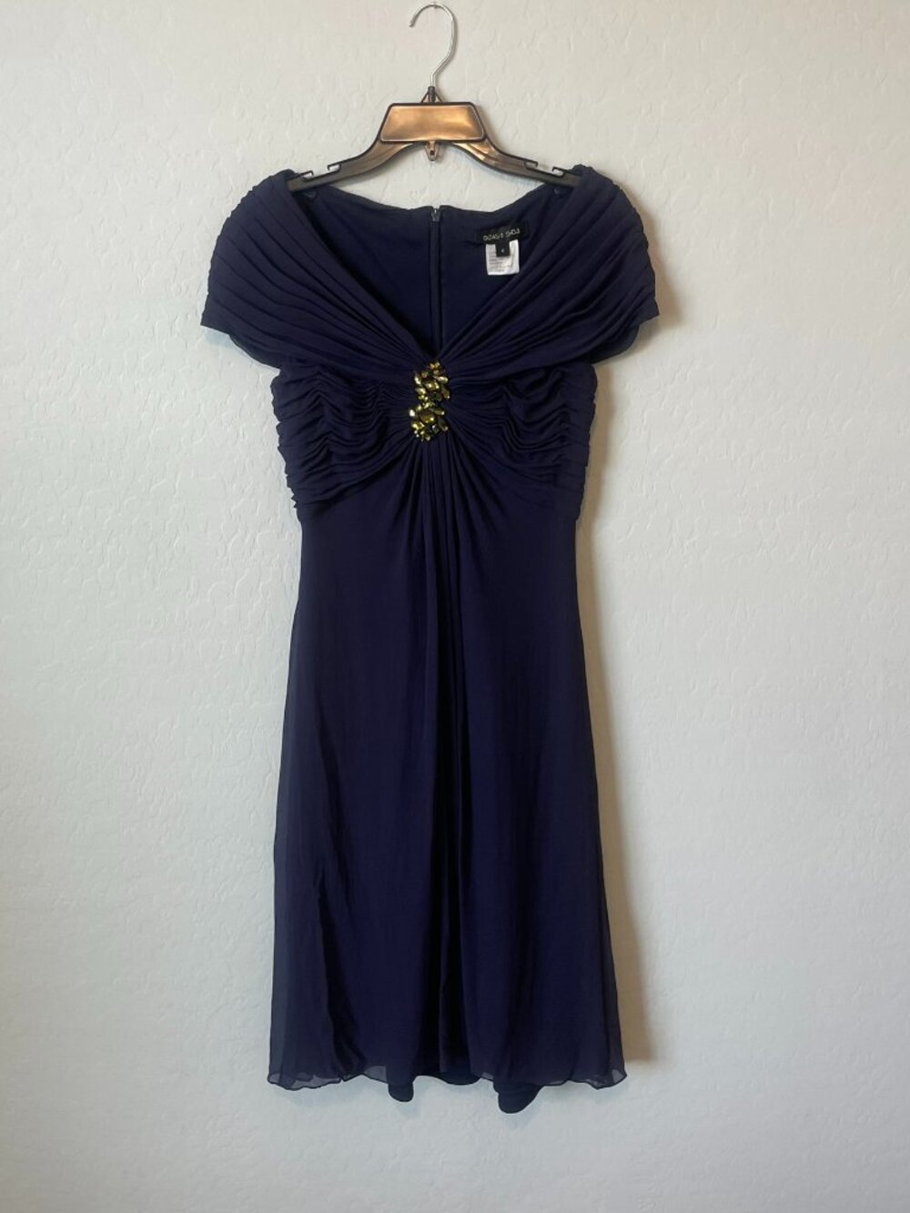 Tadashi Shoji Women's Navy and Blue Dress size 4